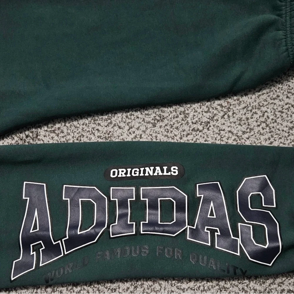 NWOT Adidas Cuffed Sweatpants Size XL - Picture 3 of 6